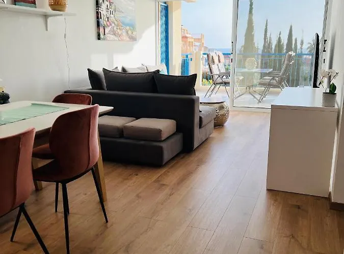 Ocean Sunset פאפוס