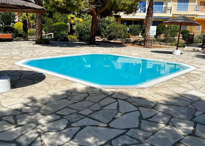 Ocean Sunset פאפוס